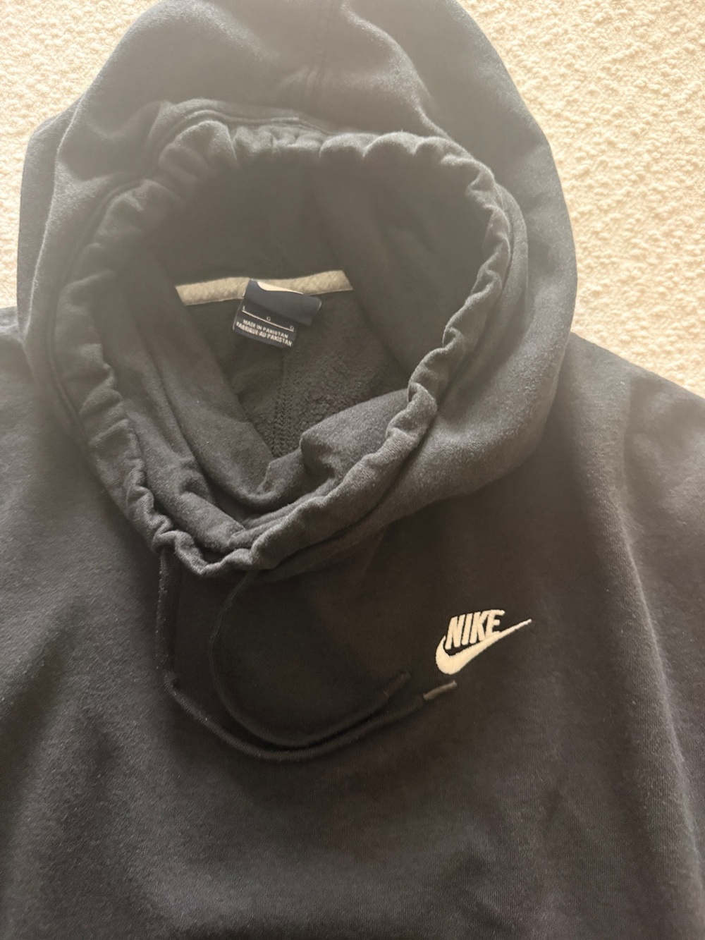 Nike Black Short-Sleeve Pullover Hoodie with White Swoosh Logo - Picture 2 of 2